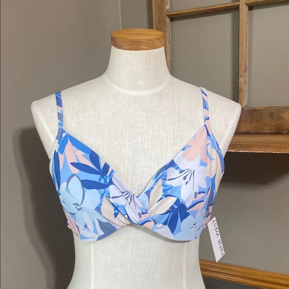 Nine West Floral water color sky Blue bikini top size medium